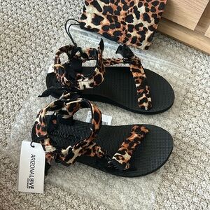 Arizona Love Trekky Sandals in Leopard Print NWT